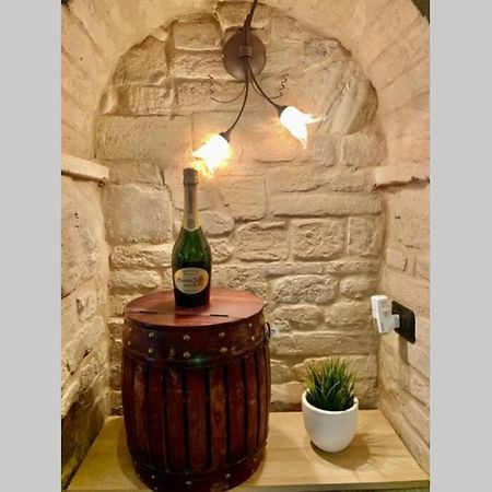 Apartament La Grotta - Casa Con Grotta Sotterranea Monterubbiano Zewnętrze zdjęcie